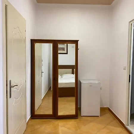 Kompleksi Jakaj 3* Velipojë