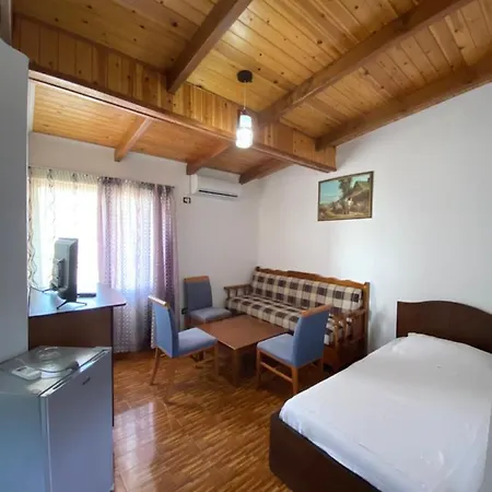 Kompleksi Jakaj Ξενοδοχείο Velipojë