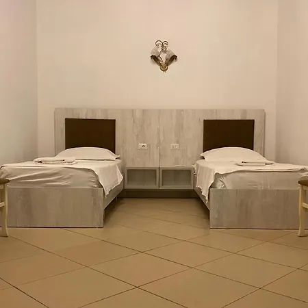 Kompleksi Jakaj Hotell Velipojë