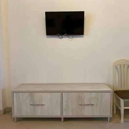 Kompleksi Jakaj Hotel 3*