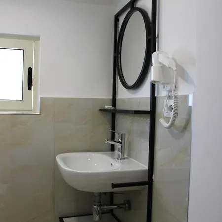 Kompleksi Jakaj 3* Velipojë