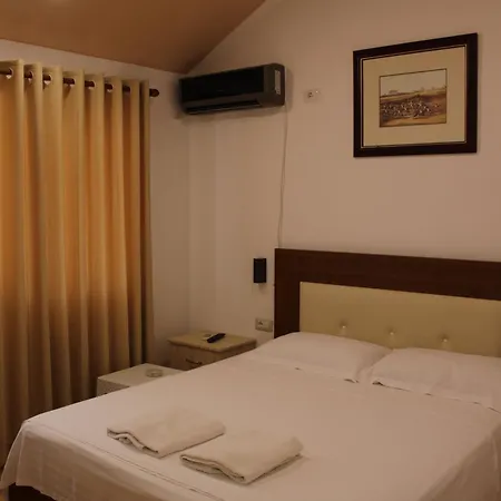 Kompleksi Jakaj 3* Velipojë