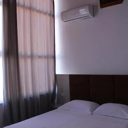 Hotel Kompleksi Jakaj