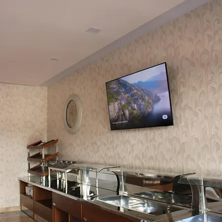 Kompleksi Jakaj Hotel 3*