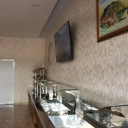 Hotel Kompleksi Jakaj 3*