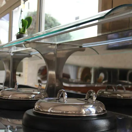 Kompleksi Jakaj Hotel Velipojë