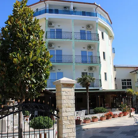 Hotell Kompleksi Jakaj 3*