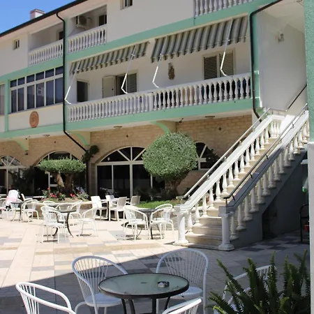 Kompleksi Jakaj Hotel