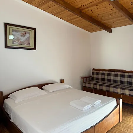Kompleksi Jakaj 3* Velipojë