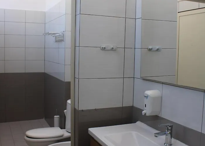 Kompleksi Jakaj מלון