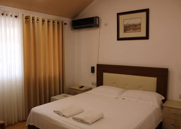 Kompleksi Jakaj 3* Velipojë