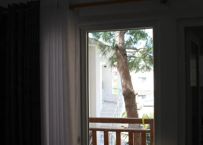 Kompleksi Jakaj 3* Velipojë