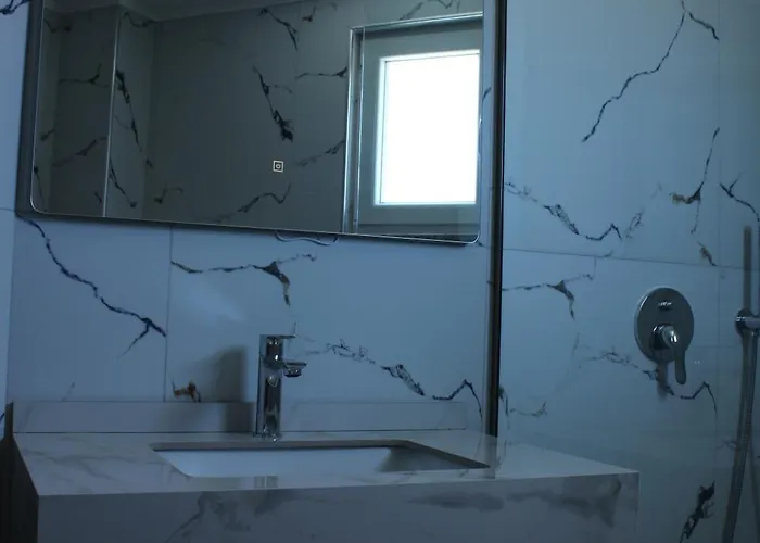 Kompleksi Jakaj מלון Velipojë