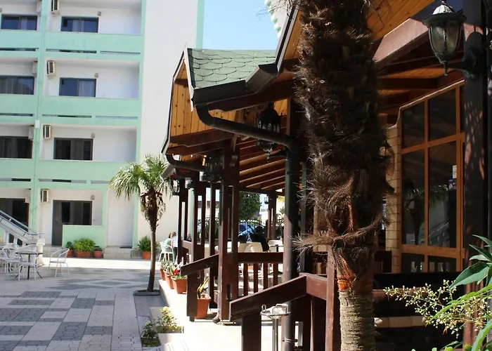 Kompleksi Jakaj מלון 3*