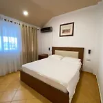 Hotel Kompleksi Jakaj