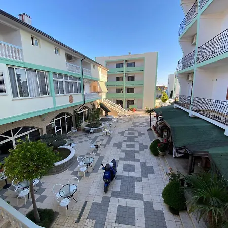 Kompleksi Jakaj Szálloda