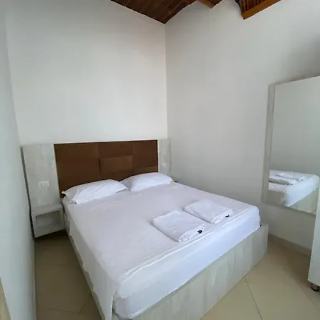 Kompleksi Jakaj 호텔 3*