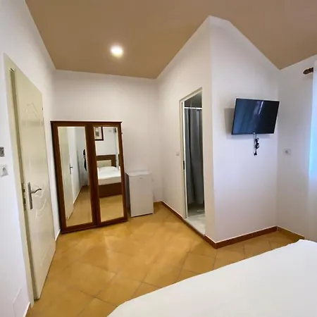 Kompleksi Jakaj Szálloda