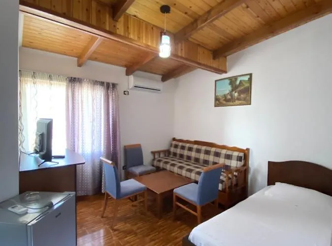 Kompleksi Jakaj Hotel Velipojë
