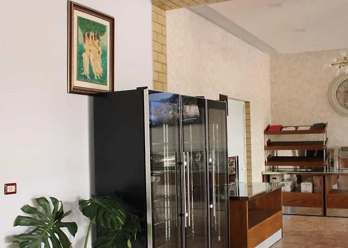 Kompleksi Jakaj Hotel Velipojë